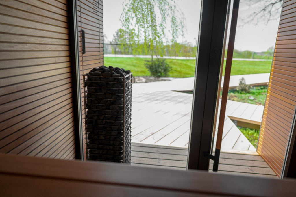 HUUM CLIFF heater with outdoor view