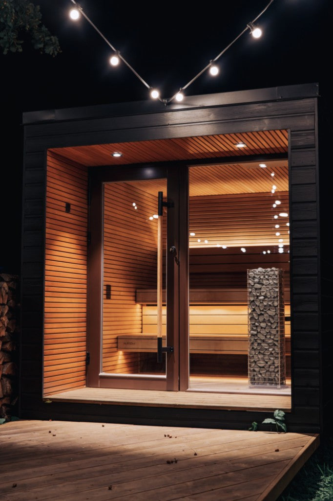 HUUM CLIFF sauna at night