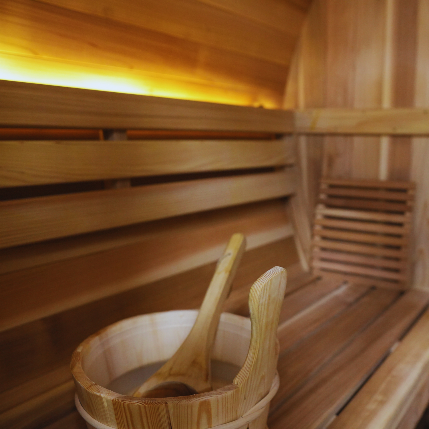 GDI Red Cedar Barrel Sauna 2-Person